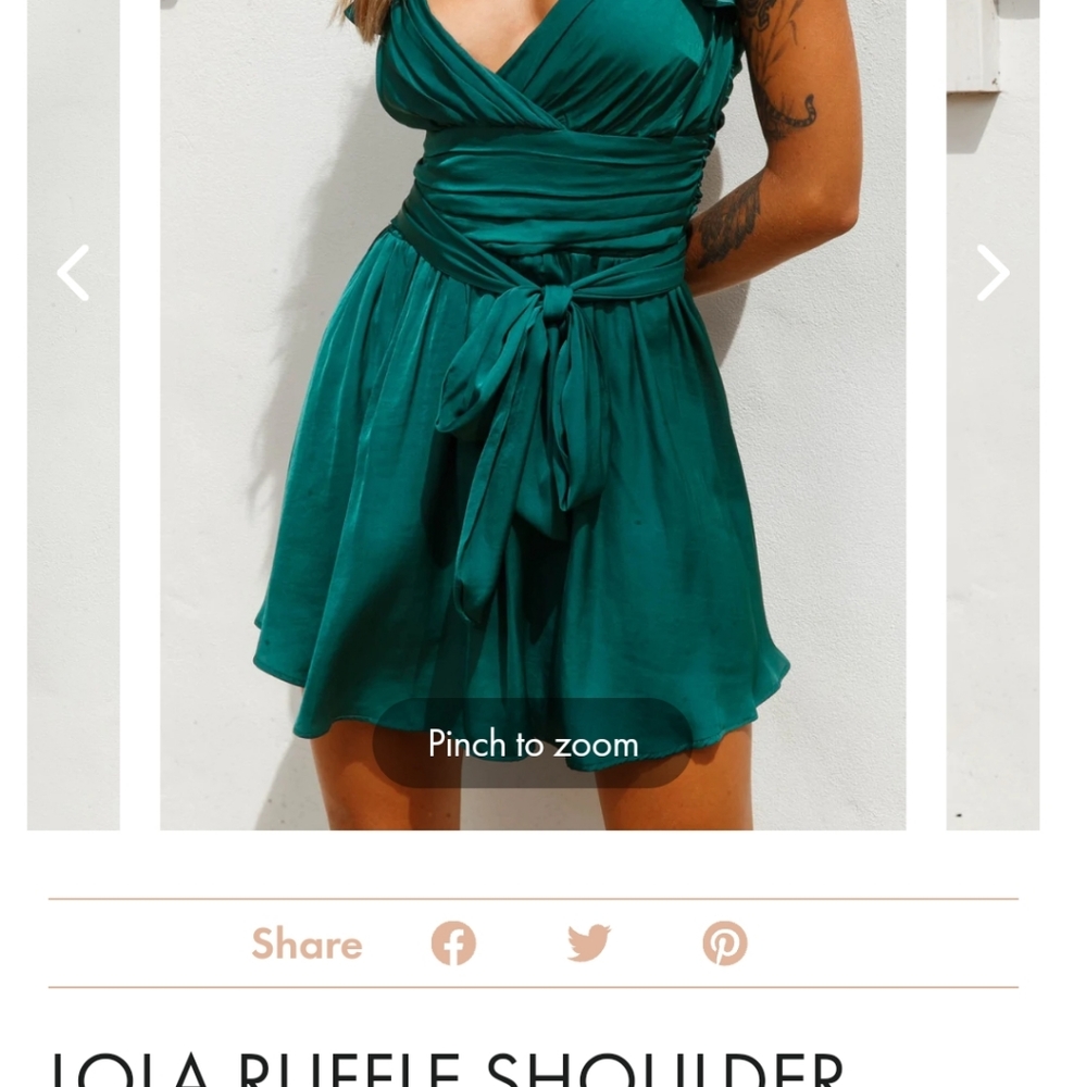 Selfie Leslie green dress